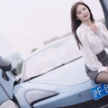 白色迈凯轮小姐姐,速度与激情的完美融合